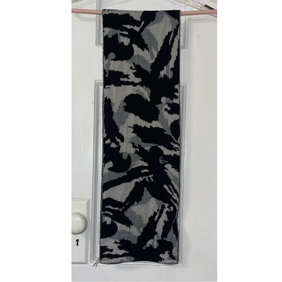 Black and Gray Batman Camouflage Scarf - Picture 1 of 3